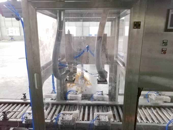 1594638261122425.jpg 液體灌裝機(jī),稱重灌裝機(jī),定量灌裝機(jī)