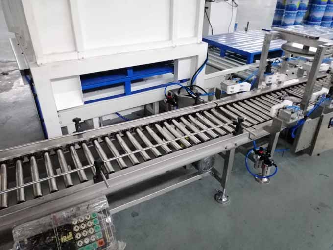 1594638271713682.jpg 液體灌裝機(jī),稱重灌裝機(jī),定量灌裝機(jī)