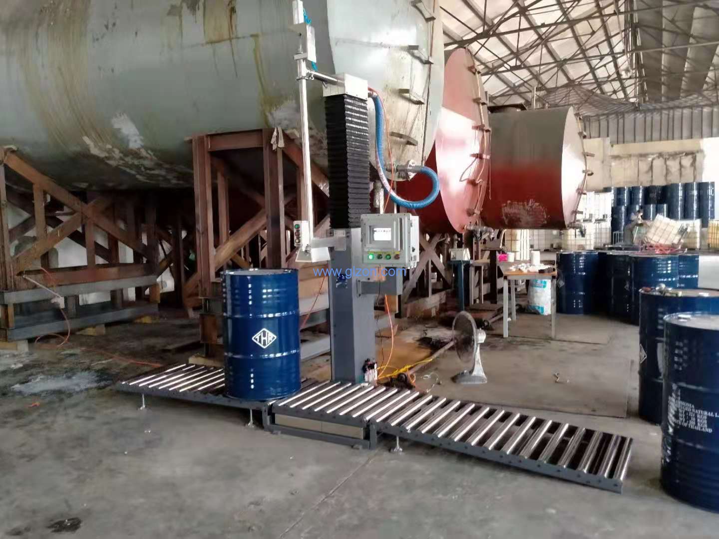 1620266660542501.jpg 液體灌裝機,稱重灌裝機,定量灌裝機